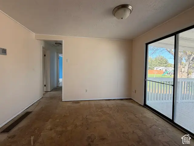 316 W Cherry St, Grantsville, UT 84029 - #3