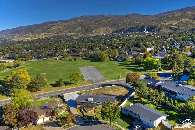 1059 E Arlington Way S, Bountiful, UT 84010 - #3