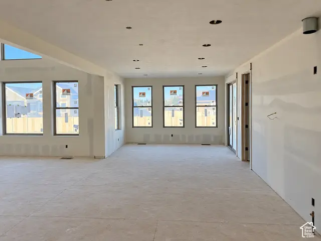 419 N Amber Ln, Layton, UT 84041 - #3