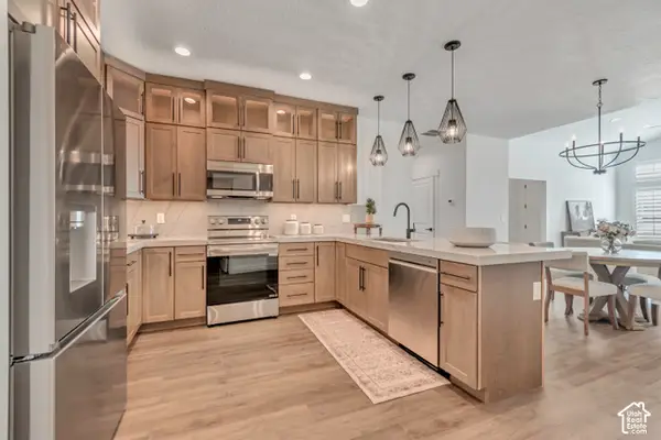 4889 W Bayard Ln S, West Jordan, UT 84081