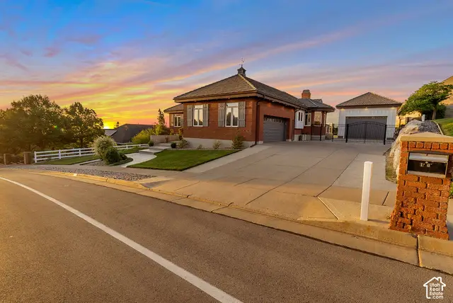 1007 E Eaglewood Dr, North Salt Lake, UT 84054 - #2