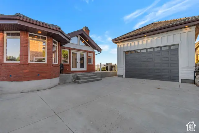 1007 E Eaglewood Dr, North Salt Lake, UT 84054 - #3