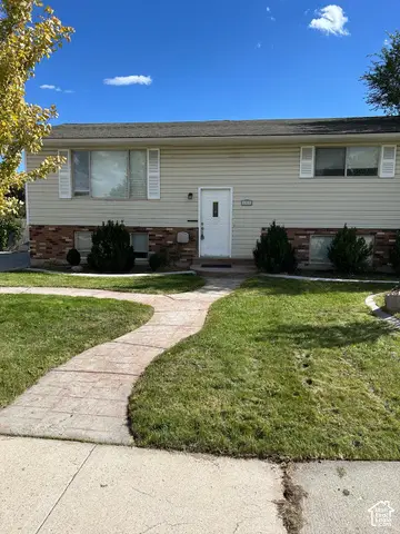 6915 S Georgia Dr, West Jordan, UT 84084