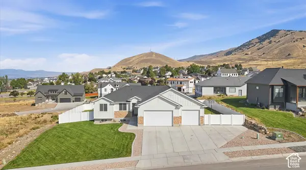 1071 E 160 N, Hyde Park, UT 84318
