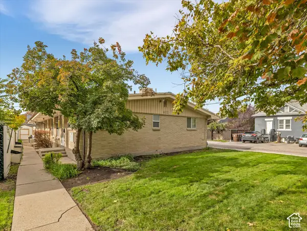 922 S Lake St E, Salt Lake City, UT 84105