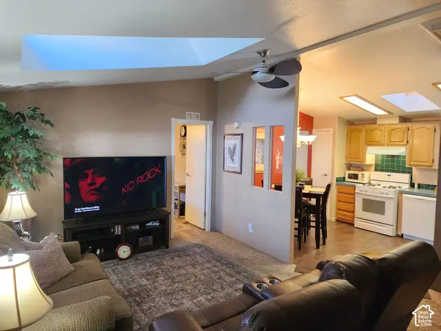 42 Sunset Dr, Layton, UT 84041 - #2