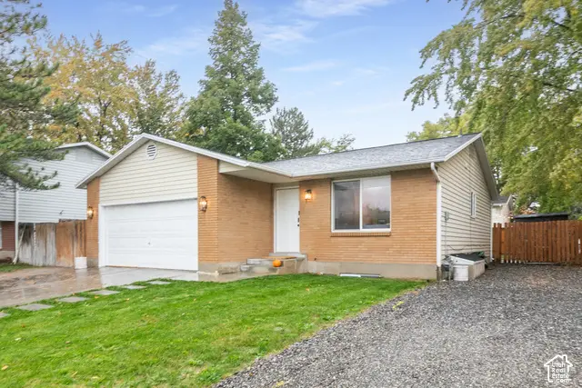 753 E Sandy Dunes Dr S, Sandy, UT 84094 - #3