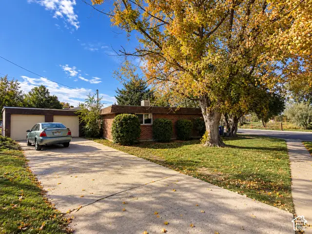 1595 S Riverside Dr W, Salt Lake City, UT 84104 - #2