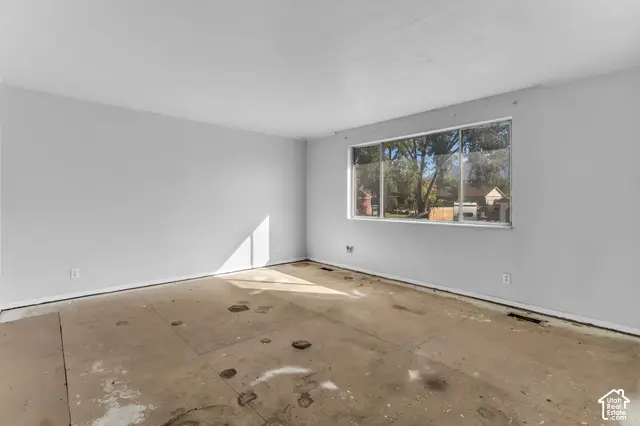 10258 S Mount View Dr, Sandy, UT 84070 - #3