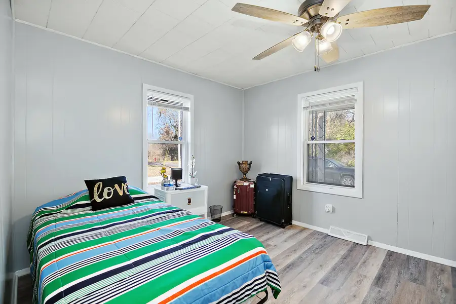 907 N Virginia Street, Watseka, IL 60970 - Image #3