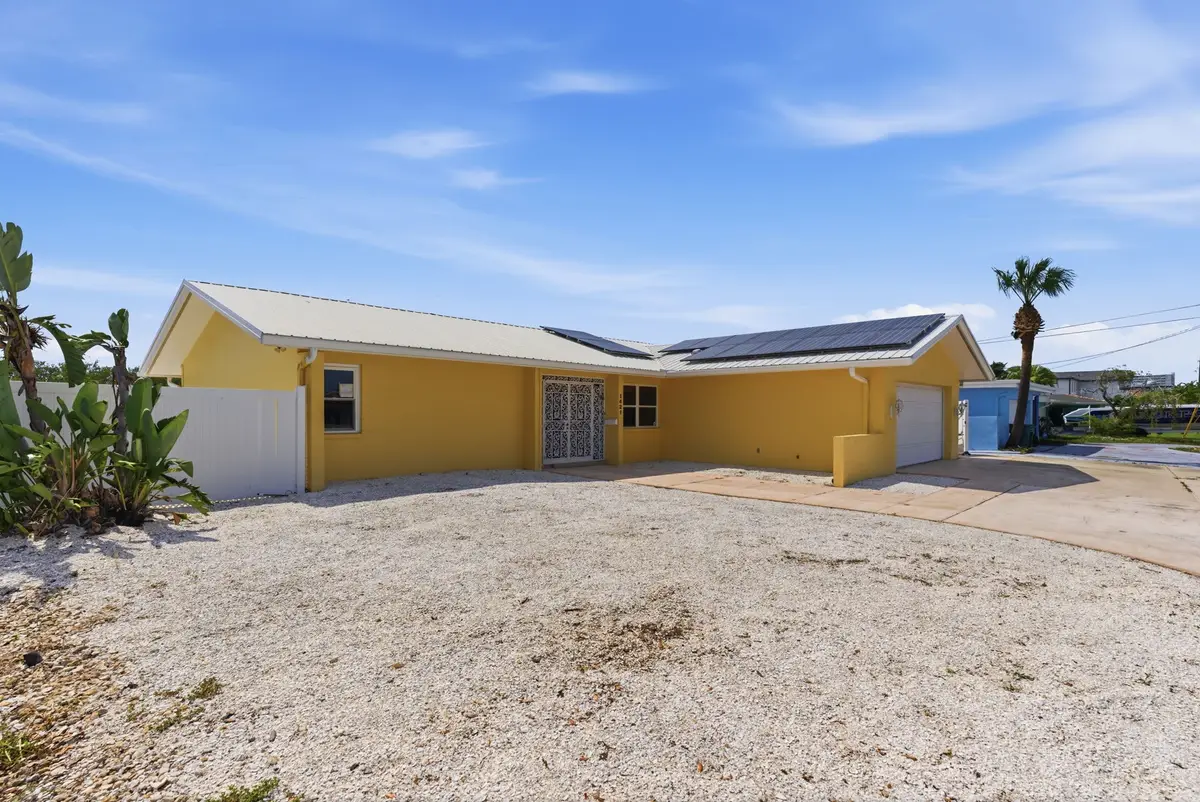 1421 Sea Gull Drive S, Saint Petersburg, FL 33707 - #1