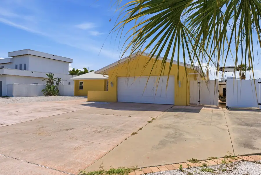 1421 Sea Gull Drive S, Saint Petersburg, FL 33707 - #3