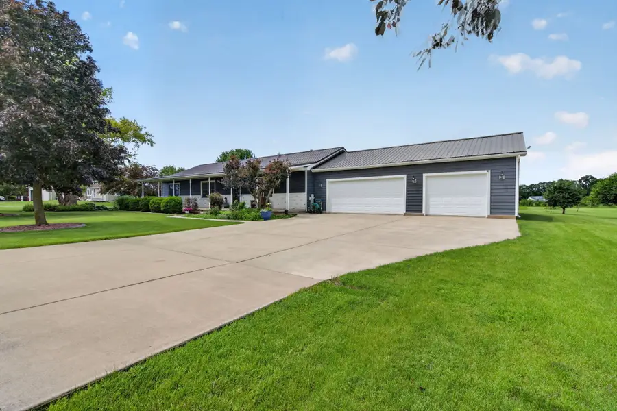 3365 N School Drive, Morris, IL 60450 - #3