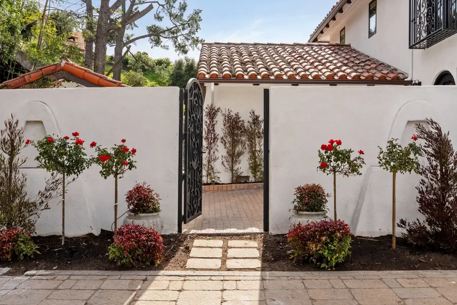 10825 Savona Road, Los Angeles, CA 90077 - Image #2