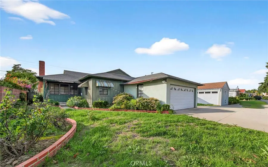 11803 Chanera Avenue, Hawthorne, CA 90250 - Image #2