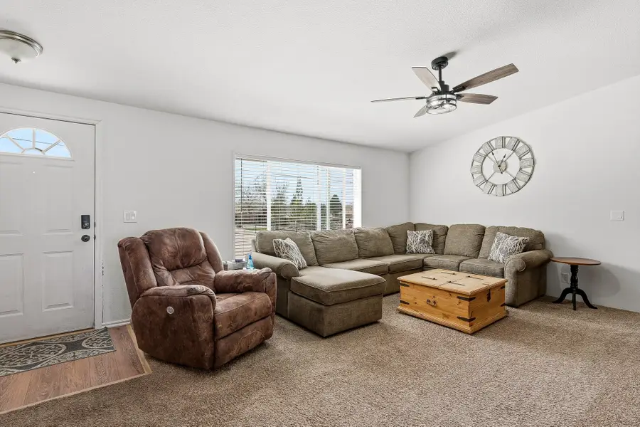 1637 E Midvalley Rd, Enoch, UT 84021 - #3