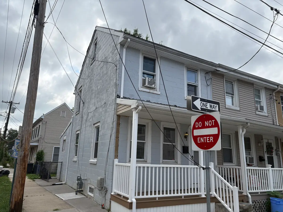 319 Borden St, Bordentown, NJ 08505 - #1