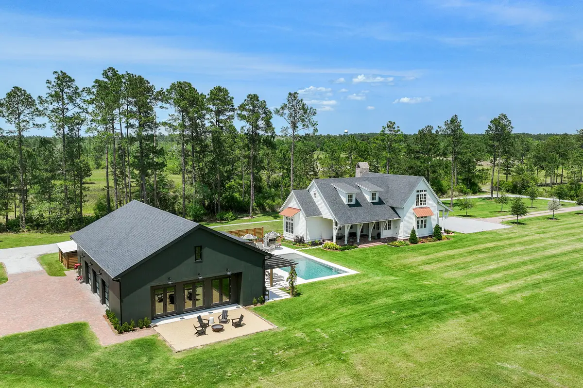 181 Jonathan Drive, Freeport, FL 32439 - Image #1