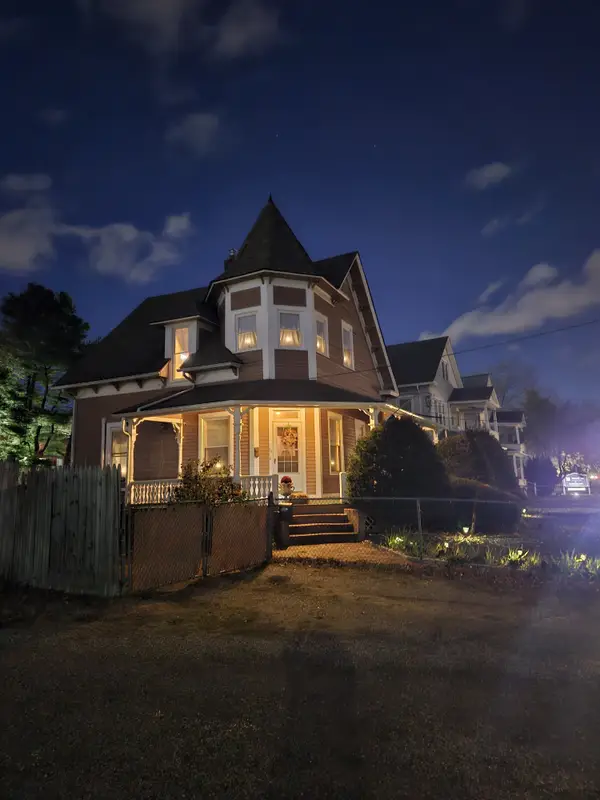 84 Silver Lane, East Hartford, CT 06118