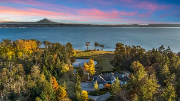 4205 SW Point Robinson Road, Vashon, WA 98070
