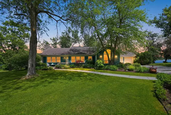 5945 S Woodstrail Drive, Columbia City, IN 46725