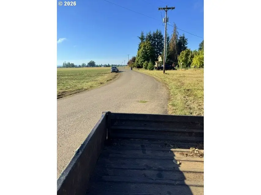 31601 S Yoder Rd, Hubbard, OR 97032 - #1