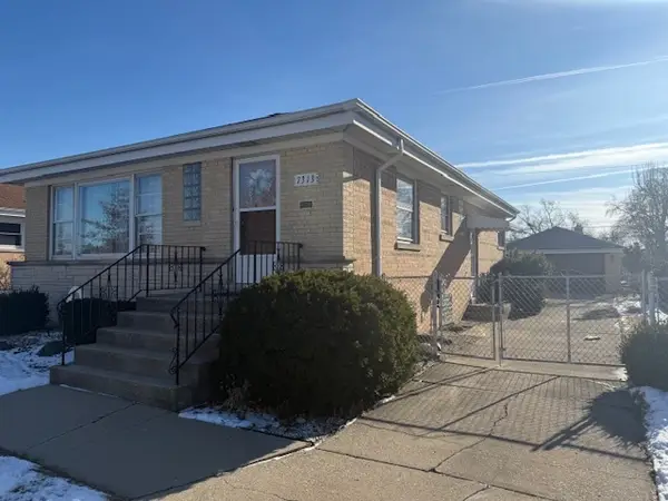 7313 W Lee Street, Niles, IL 60714