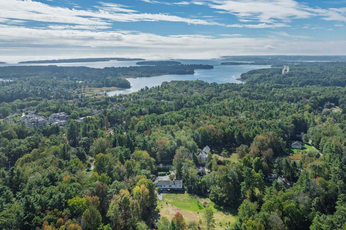 69 Falmouth Road, Falmouth, ME 04105 - Image #1