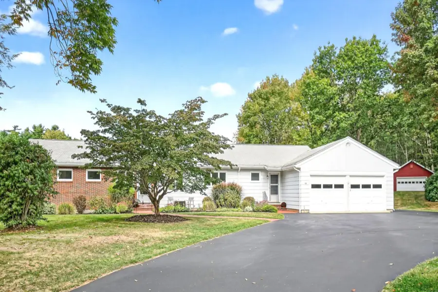 69 Falmouth Road, Falmouth, ME 04105 - Image #2