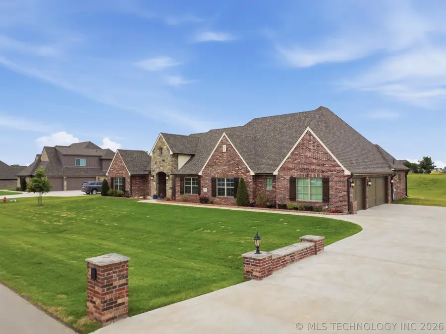 8307 E 107th Street, Owasso, OK 74055 - #2