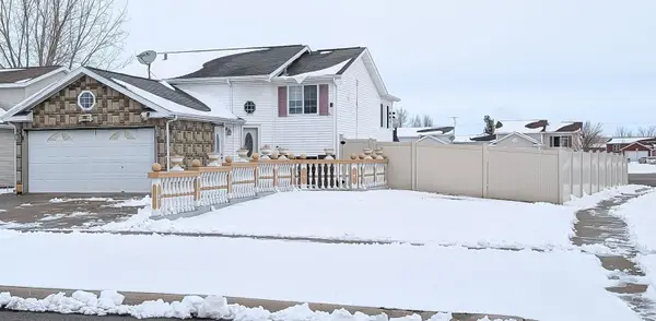 238 Pinewood Boulevard, West Fargo, ND 58078