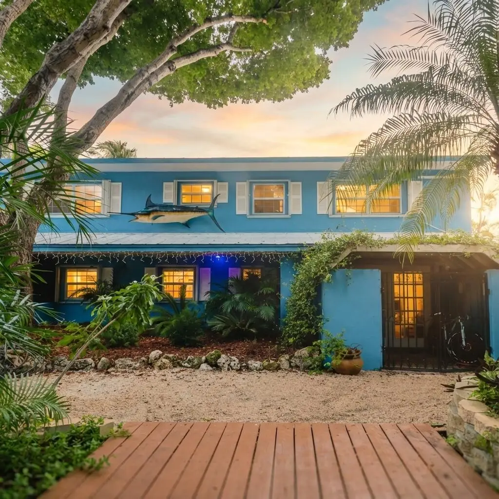 141 Ocean Dr, Tavernier, FL 33070 - Image #1