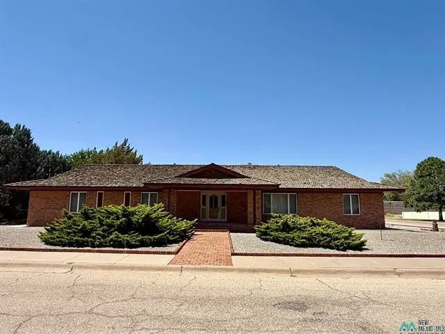 2400 W Loma Drive, Artesia, NM 88210 - #2