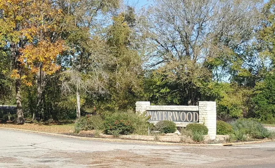 26721 E Pecan Circle, Huntsville, TX 77320 - Image #3