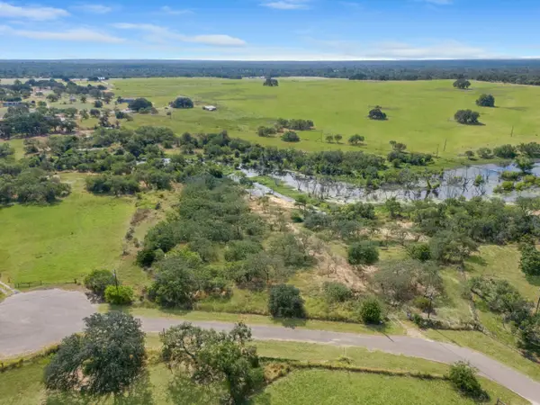 200 Lolita Dr, Lytle, TX 78052