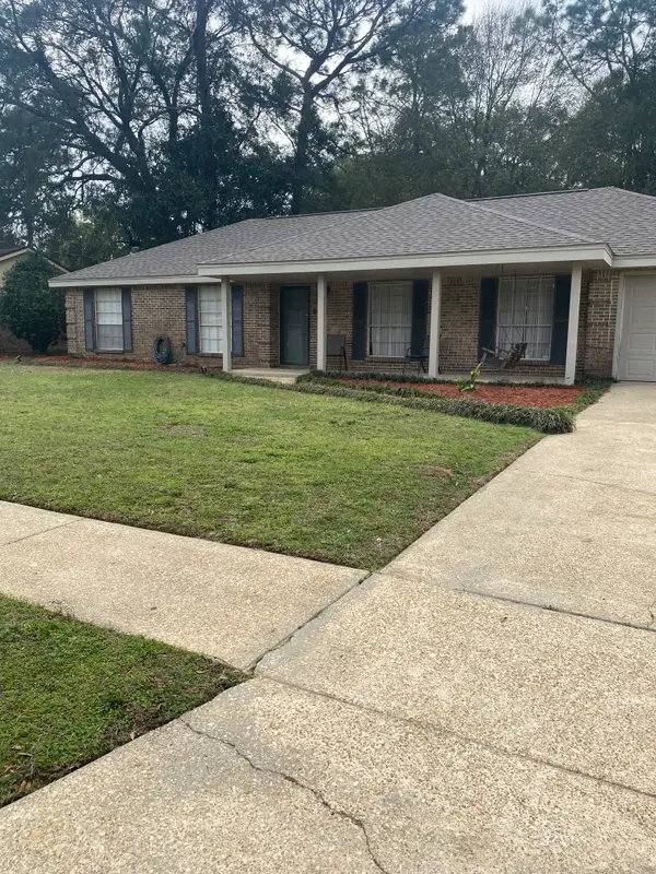 4111 Capri Dr, Pensacola, FL 32504