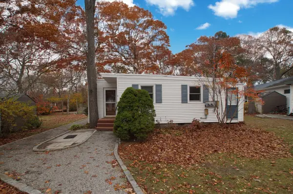 12 E Tiana Road #6, Hampton Bays, NY 11946