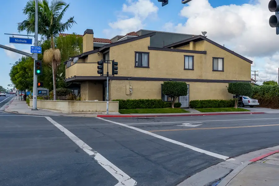 7611 Warner Avenue, Huntington Beach, CA 92647 - #2