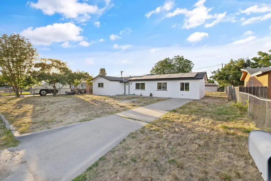 8728 E Khan Street, Selma, CA 93662 - #3