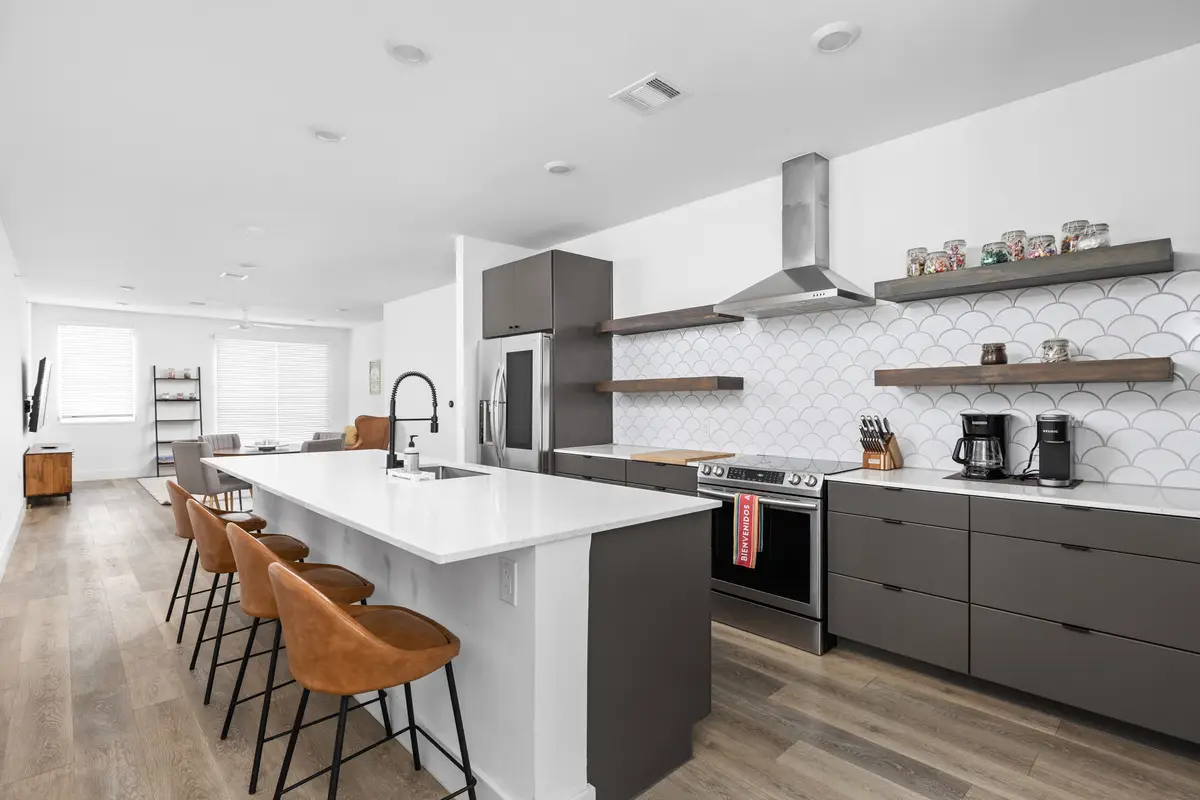 2709 E 5th St #1306, Austin, TX 78702 - Image #1