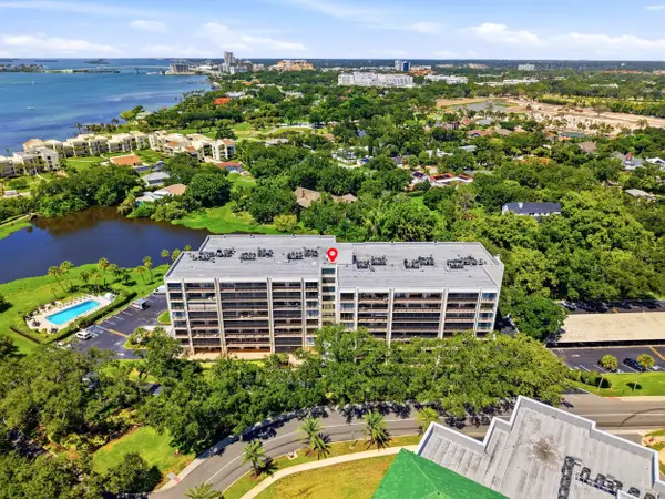 220 Belleview Boulevard #207, BELLEAIR, FL 33756