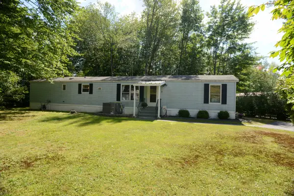 17 Brownstone Lane, Rochester, NH 03867