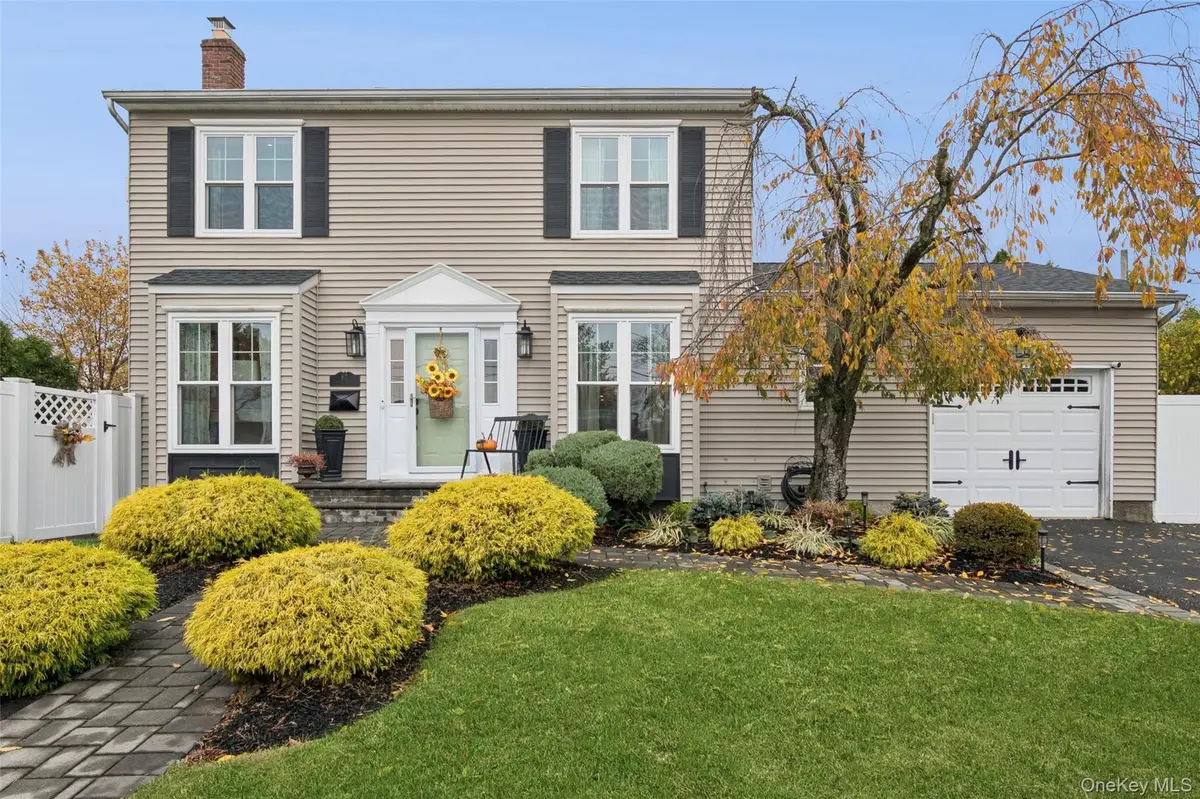 62 14th Street, Hicksville, NY 11801 - #1