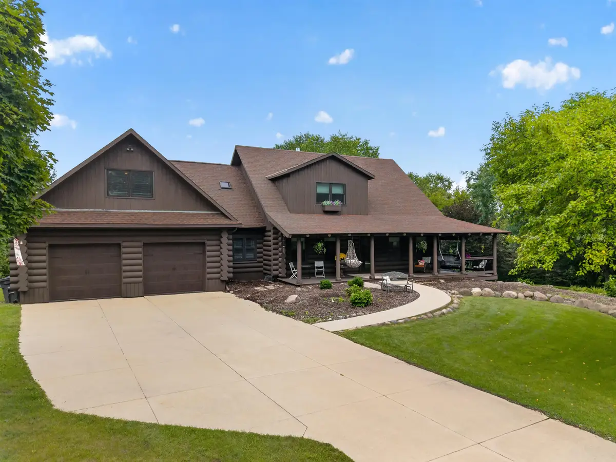 5280 Augustine Pointe Ct, Colgate, WI 53017 - #1