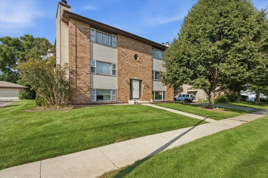 1056 Manchester Court #F, South Elgin, IL 60177 - #2