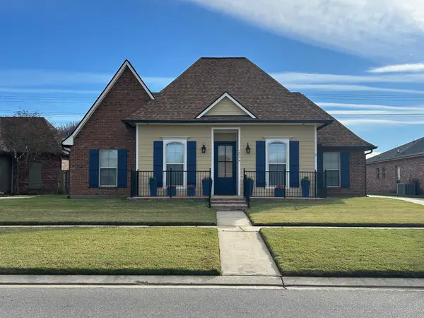 2034 Pointe South Dr, Zachary, LA 70791