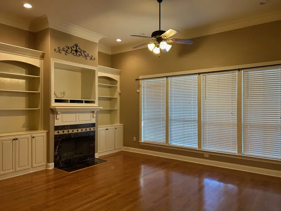 2034 Pointe South Dr, Zachary, LA 70791 - Image #2