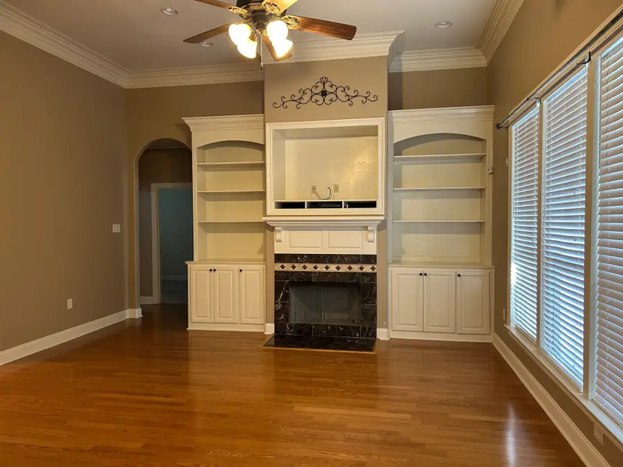 2034 Pointe South Dr, Zachary, LA 70791 - Image #3