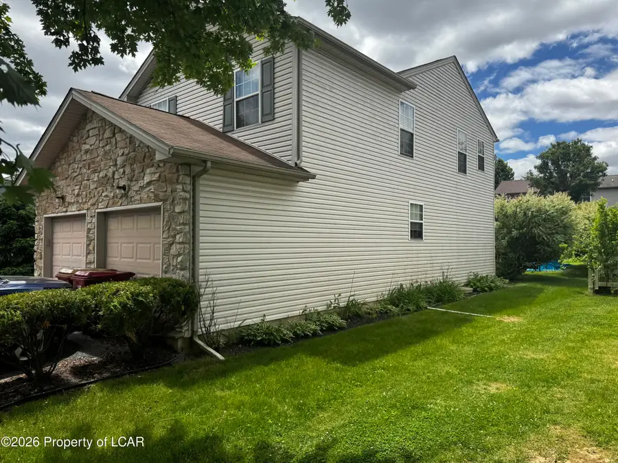 2585 Hickory Dr, Easton, PA 18040 - #3