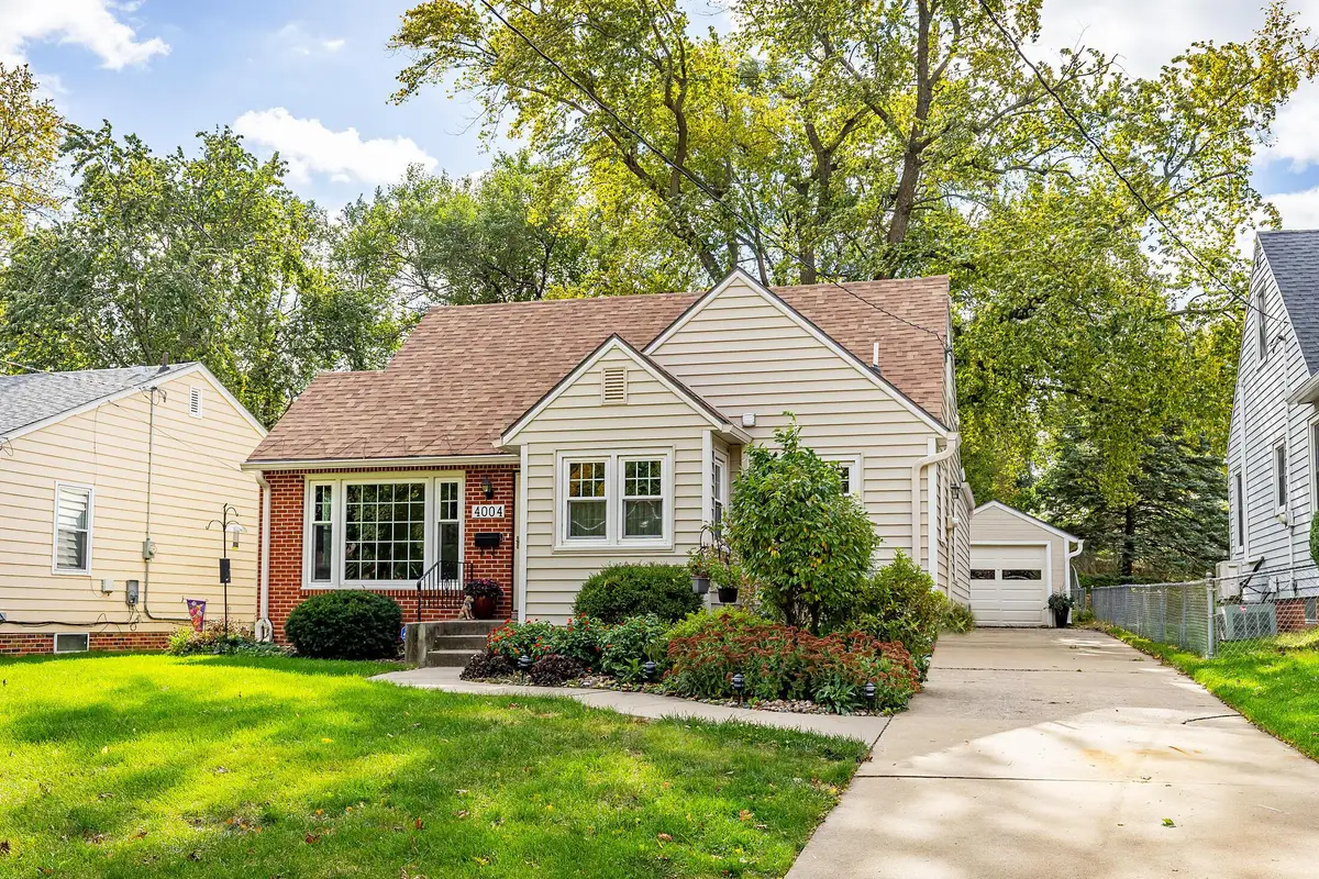 4004 Clinton Avenue, Des Moines, IA 50310 - Image #1
